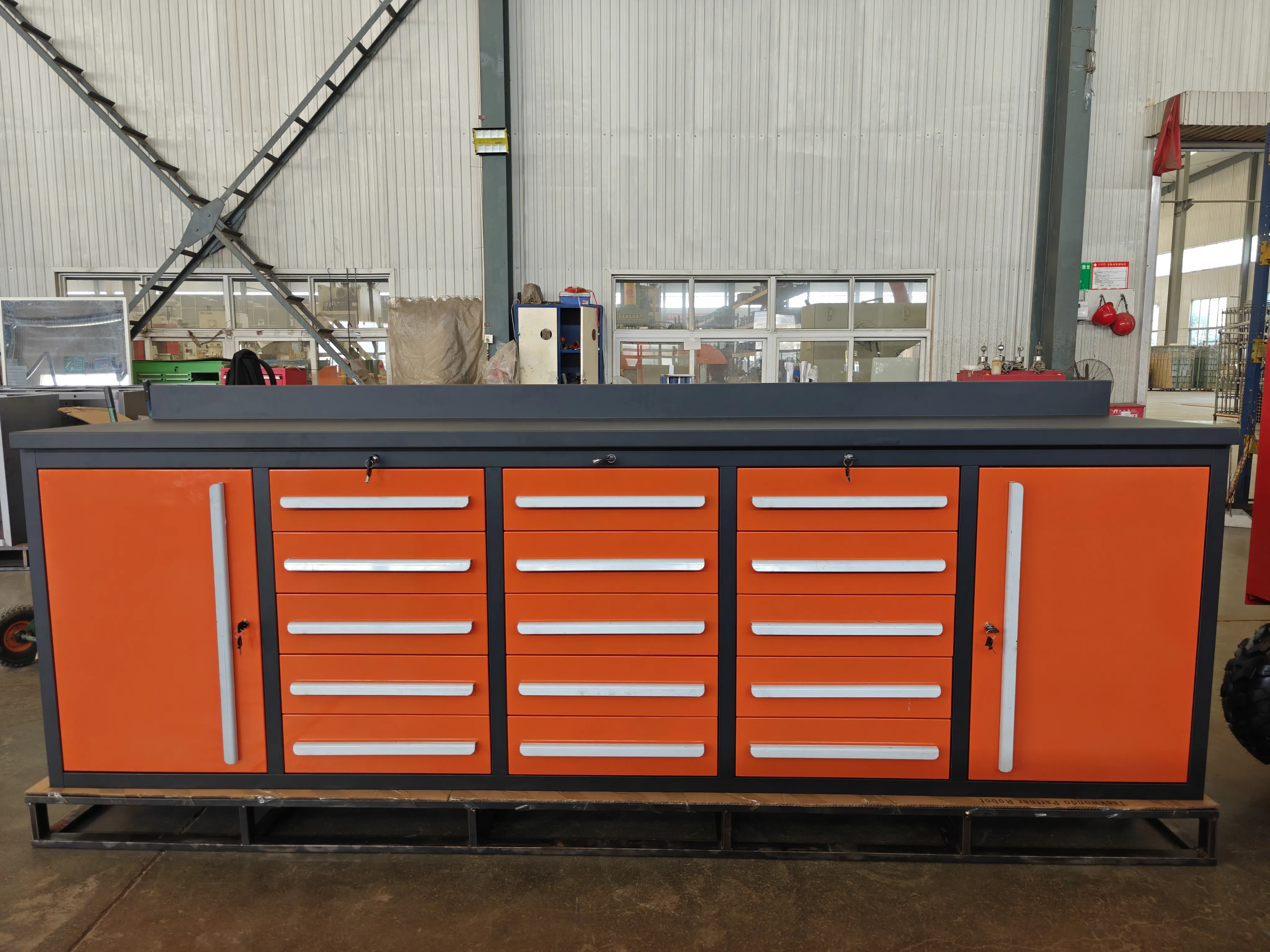 Orange Tool Workbench'in özellikleri nelerdir?